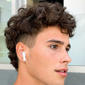 7 Of The Trendiest Wavy Hairstyles For Men To Try In 2023  Haircom By  LOréal