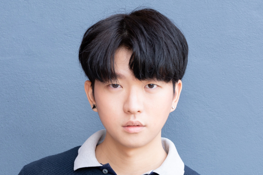 Comma trendy Korean hairstyle