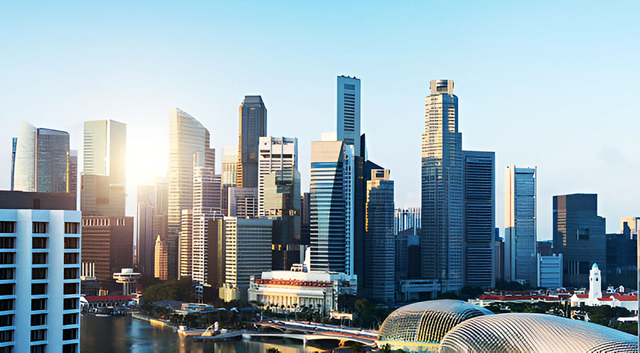 When does a heatwave happen in Singapore?